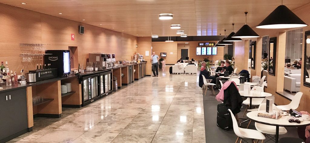 Catch one last bite of Costa Blanca fare at the Ifach VIP Lounge at Alicante Airport!