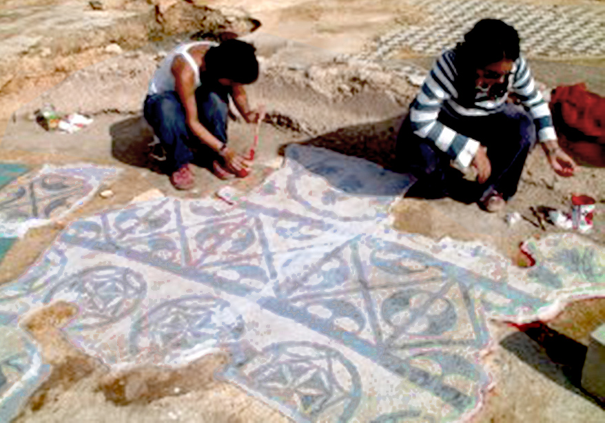 The mosaic tiles uncovered at Banos de la Reina on the Calpe foreshore started the mosaic tradition in Calpe